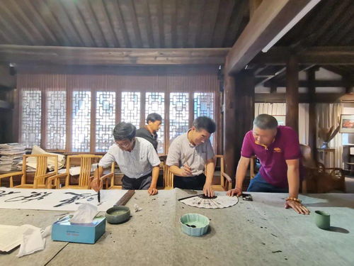 縣文聯(lián)組織文藝骨干赴開化開展文藝交流活動